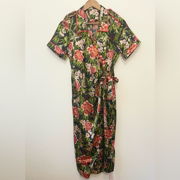 We are HAH Dress Womens Small wrap around Perfectly Tailored MIDI Dress Floral - Picture 1 of 12
